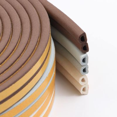Türen und Fenster Selbstklebstoff EPDM Sponge Gummi Versiegelung Streifen in Farben mit Stapelhöhe von 3-25mm und Breite von 3-50mm