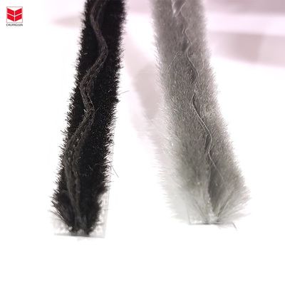Aluminiumprofil Eingangstürstapel Wetterstreifen mit PVC-Finnen 100% PP-Material in schwarz/grau/braun/weiß/anderen Farben