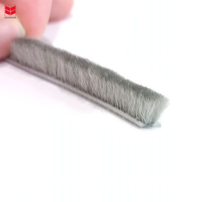 Modernes Design 100% PP Mehrfarbiger Dicke Bürste Wetter Pile Siegelstreifen für jede Größe Moderner Stil